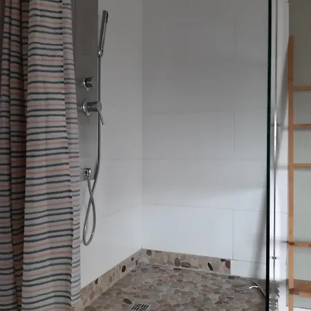 Bassener Monteurwohnung بيت ضيافة *